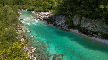 Northwestern Slovenya Julian Alpleri 'nde Soca nehrin panoramik görünümü