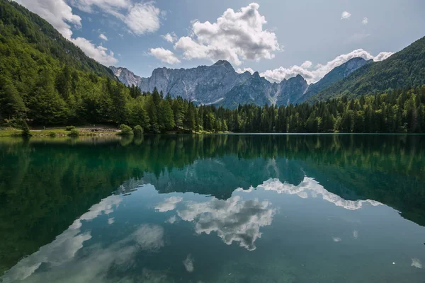 Piękny Widok Jezioro Fusine Friuli Venezia Giulia — Zdjęcie stockowe