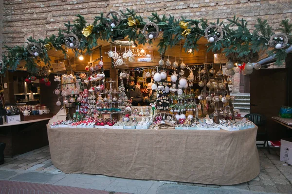 Монтепульчиано Италия Ноября 2018 Года Типичный Рождественский Рынок Исторической Площади — стоковое фото