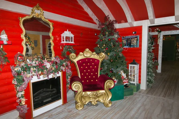 Vetralla Itália Setembro 2019 Trono Vermelho Árvore Natal Interior Casa — Fotografia de Stock