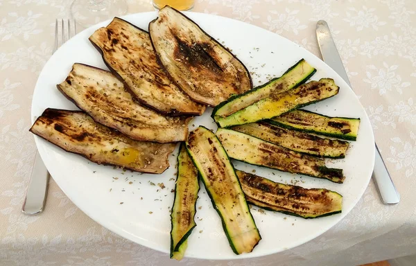 Close Dish Grilled Eggplant Zucchini — Stock Photo, Image