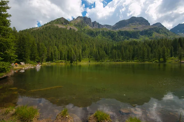 Panoramiczny Widok Jezioro San Pellegrino Val Fassa Trentino Alto Adige — Zdjęcie stockowe