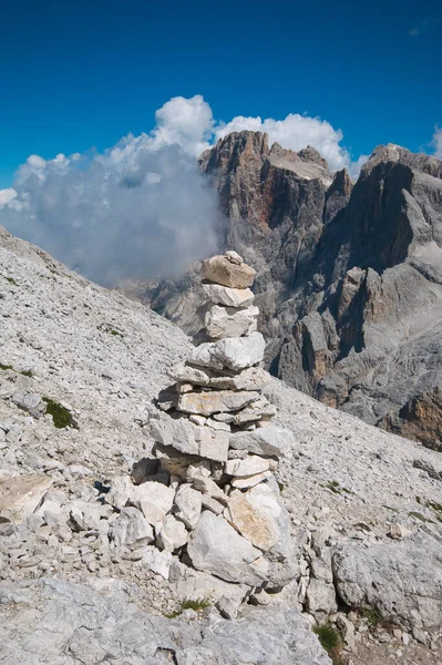 Vista Del Cairn Apilamiento Tradicional Piedras Por Los Excursionistas Pale — Foto de Stock