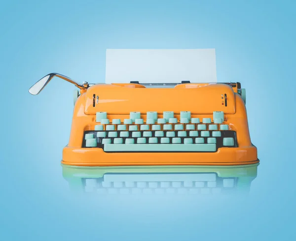 Retro Alte Gelbe Schreibmaschine Mit Papier Auf Blauem Hintergrund — Stockfoto