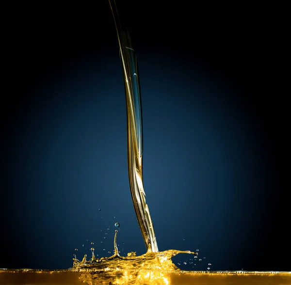 Close Oil Liquid Pouring Dark Background — Stock Photo, Image