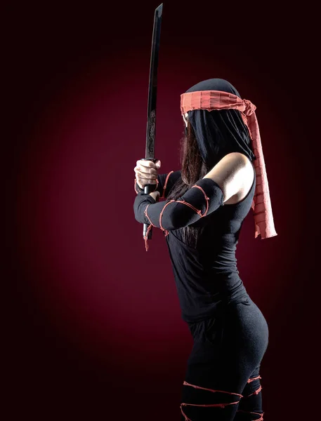 Hermosa Mujer Samurai Guerrera Con Una Espada Estudio — Foto de Stock
