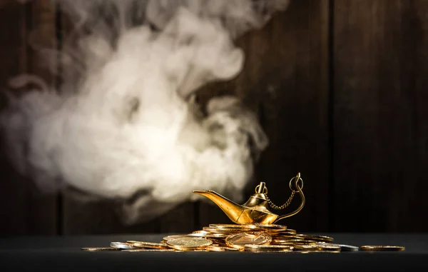 Magic Lamp Wishes Smoke Coming Out Lamp — Stock Photo, Image