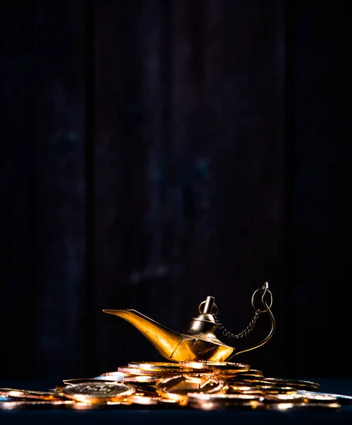 Чарівна Лампа Бажань Димом Виходить Лампи — стокове фото