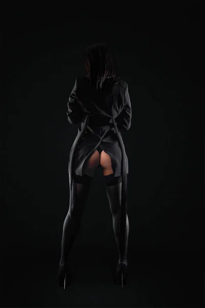 Siyah Arka Plan Üzerine Poz Siyah Şehvetli Çamaşırı Seksi Genç — Stok fotoğraf