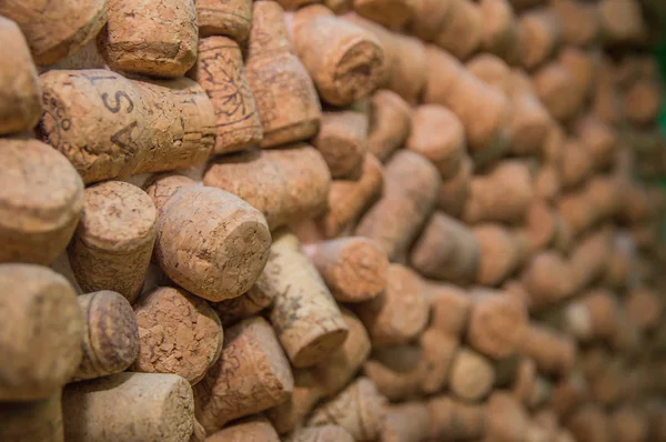 Antecedentes de varios corchos de vino usados de cerca — Foto de Stock