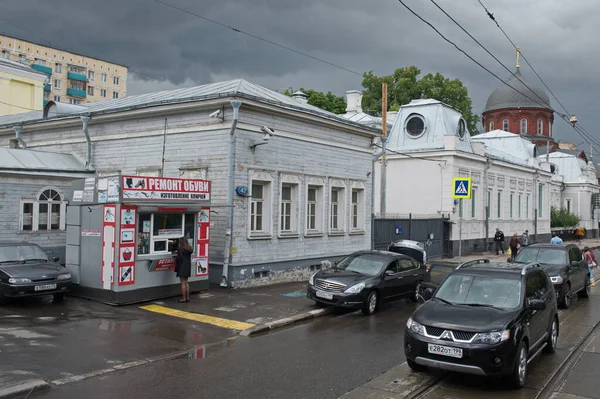 Moscú Rusia 2014 Tráfico Las Calles Ciudad Gente Los Vehículos — Foto de Stock