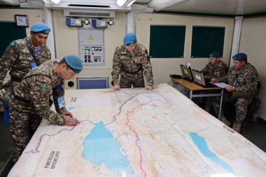 Almaty / Kazakistan - 10.01.2018: Askeri taktik tatbikatlar. Sınır bölgelerini korumak için farklı BDT ülkelerinin orduları arasında eğitim
