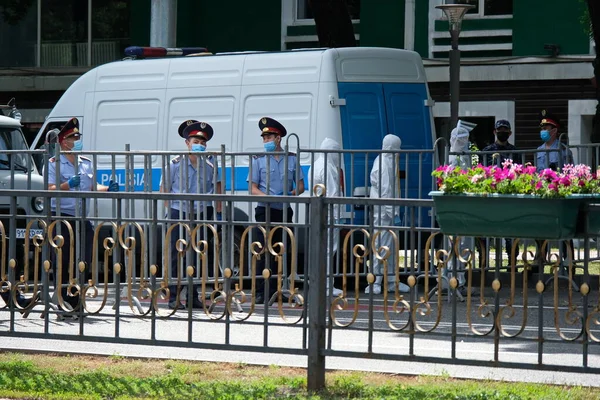 Almaty Kazajstán 2020 Policía Los Médicos Están Bloqueando Parte Central — Foto de Stock