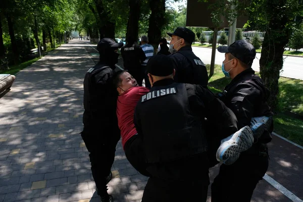 Алматы Казахстан 2020 Протесты Время Карантина Полиция Задерживает Протестующих Граждан — стоковое фото