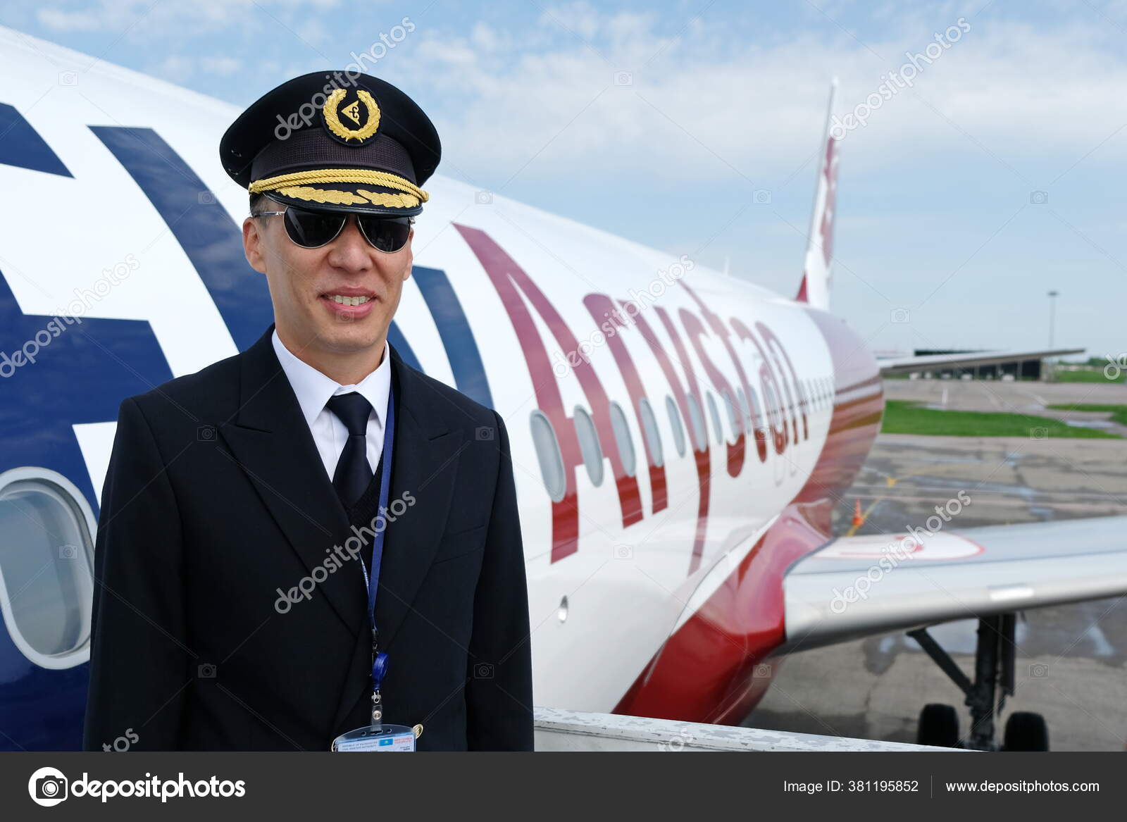 Almaty Kazakhstan 2019 Pilot Low Cost Airline Fly Arystan Stands