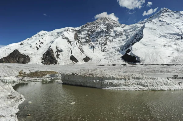 Derretimiento Capas Nieve Glaciares Pie Montaña Khan Tengri — Foto de Stock