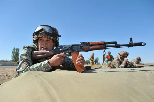 Almaty Kazajstán 2011 Ejercicios Militares Francotiradores Campo Abierto Soldados Posición —  Fotos de Stock