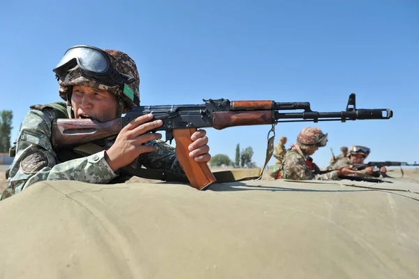 Almaty Kazakhstan 2011 Exercices Militaires Snipers Plein Champ Soldats Position — Photo