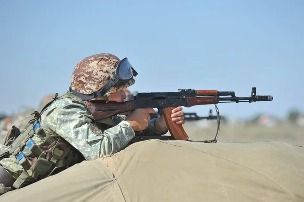 Almaty Kazakistan 2011 Esercizi Militari Cecchini Campo Aperto Soldati Posizione — Foto Stock