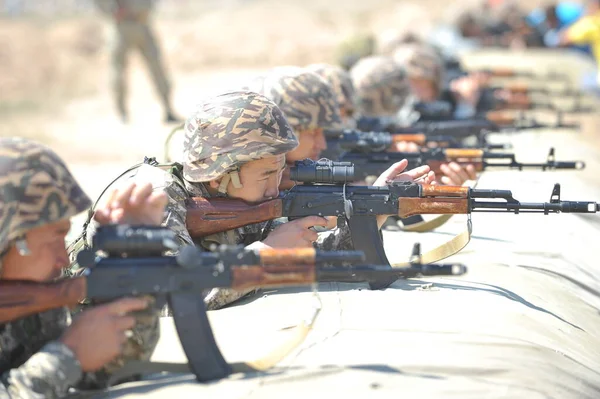 Almaty Kazakistan 2011 Esercizi Militari Cecchini Campo Aperto Soldati Posizione — Foto Stock