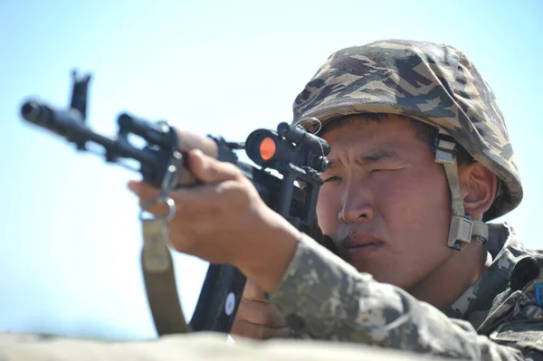 Almaty Kazajstán 2011 Ejercicios Militares Francotiradores Campo Abierto Soldados Posición — Foto de Stock