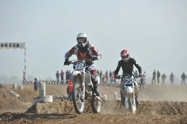 Almaty Kazakistan 2011 Concorsi Motocross Gli Atleti Passano Pista Con — Foto Stock