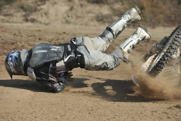 Almaty Kasachstan 2011 Sturz Eines Athleten Bei Einem Motocross Wettbewerb — Stockfoto