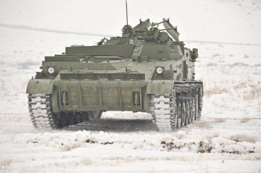 Almaty bölgesi / Kazakistan - 02.29.2012: Kazakistan silahlı kuvvetlerinin özel bir taşıyıcısı sahaya çıkıyor.