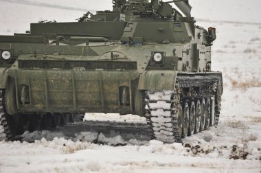 Almaty bölgesi / Kazakistan - 02.29.2012: Kazakistan silahlı kuvvetlerinin özel bir taşıyıcısı sahaya çıkıyor.