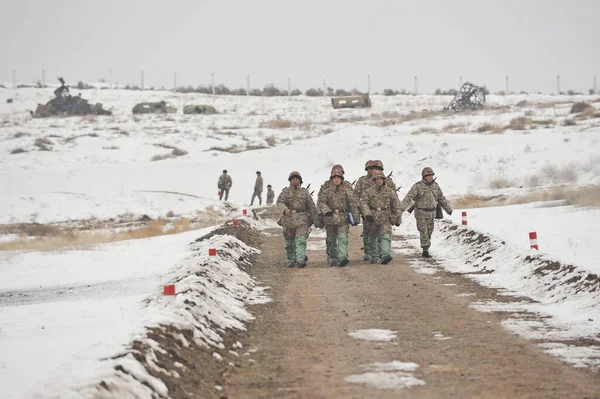 Regione Almaty Kazakistan 2012 Soldati Vanno Sito Addestramento Esercizi Tra — Foto Stock