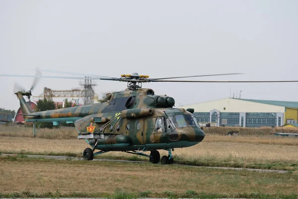 Almati Kazahsztán Helipad Fegyveres Erők Bázisa Ahol Katonák Készülnek Átrepülni — Stock Fotó