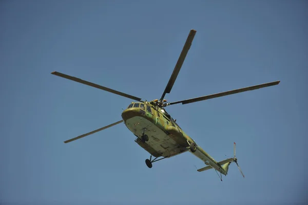 Almaty Kazakistan 2012 Helikopterler Askeri Taktik Tatbikat Sırasında Gökyüzüne Çıktılar — Stok fotoğraf