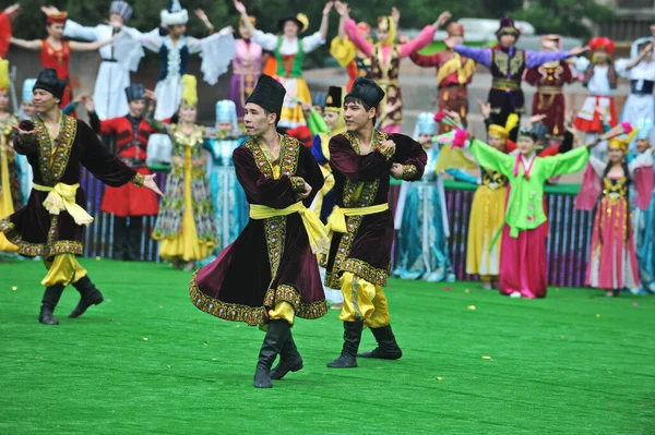 Almaty Kazakistan 2012 Devlet Bayramı Kazakistan Halkının Farklı Ulusların Konserleriyle — Stok fotoğraf