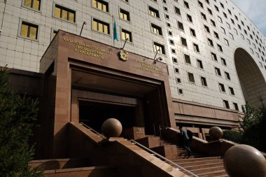 Nur-Sultan / Kazakistan - 10.02.2020: Kazakistan Cumhurbaşkanlığı merdiven ve girişleri