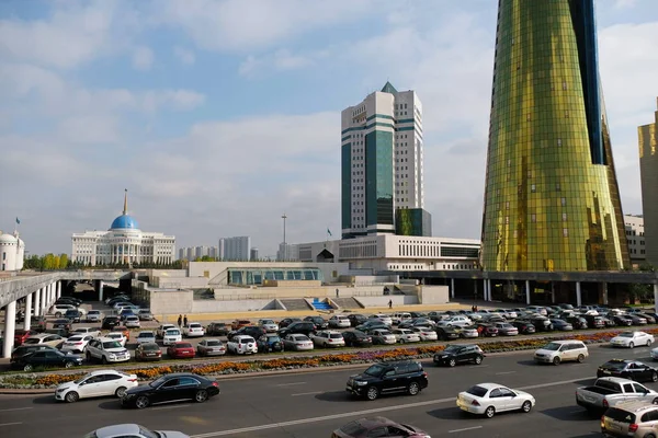Nur Sultan Kazachstan 2020 Parkeerplaatsen Een Rijbaan Het Administratieve Deel — Stockfoto