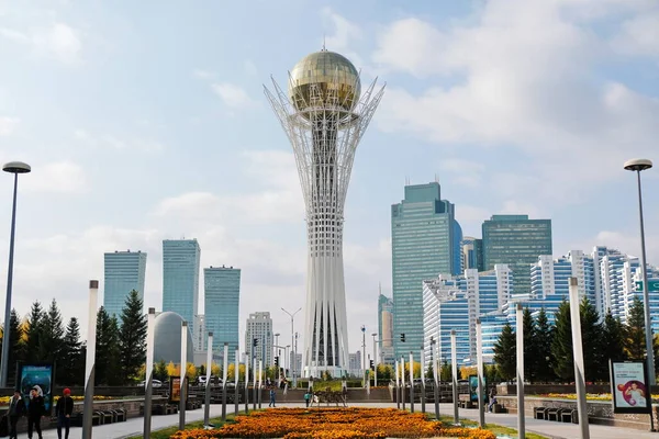 Nur Sultan Kazachstan 2020 Bloemenperken Decoratief Ontwerp Van Het Plein — Stockfoto