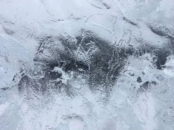 Bir doku veya soyut arka plan olarak kullanmak için güzel doğal buz deseni.