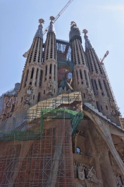Barcelona, İspanya - 12 Temmuz 2013: Ben Temple Expiatori de la Sagrada Familia - Barselona Katalanca tarafından tasarlanmış, büyük bir Roma Katolik Kilisesi Antonio Gaudi mimar Basilica