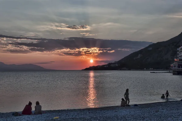 Krásný Západ Slunce Pláži Loutraki Řecko — Stock fotografie
