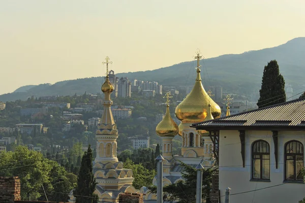 Cupole Della Cattedrale Alexander Nevsky Yalta Ucraina Vista Dalla Cabina — Foto Stock