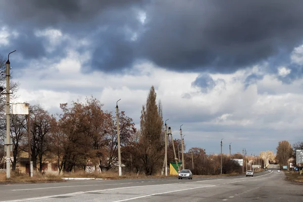 Sloviansk Ucrania Noviembre 2015 Camino Los Suburbios Sloviansk Fondo Cielo — Foto de Stock