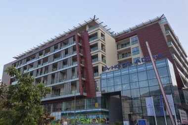 Budva yeni modern otel Adria