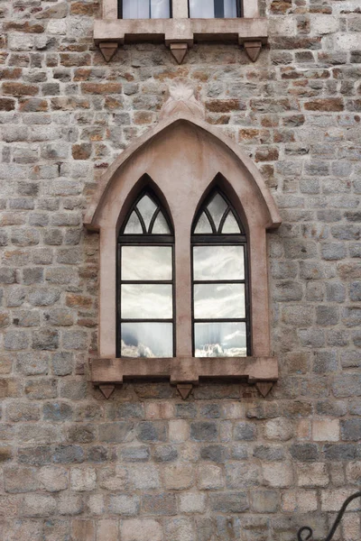 Uma janela em um edifício histórico — Fotografia de Stock