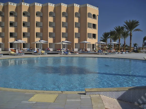 Hotel PickAlbatros in Hurghada is a popular tourist destination — Stock Photo, Image