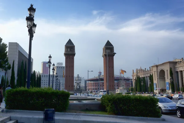 På gatan av drottning Maria Cristina i Barcelona — Stockfoto