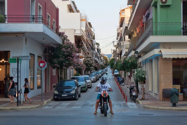 Loutraki Greece Temmuz 2018 Bir Yaz Günü Loutraki Caddesinde — Stok fotoğraf