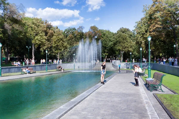 2019 Kharkiv Ukraine Augusus6 2019 Lake Fountain Updated Shevchenko Garden — 스톡 사진