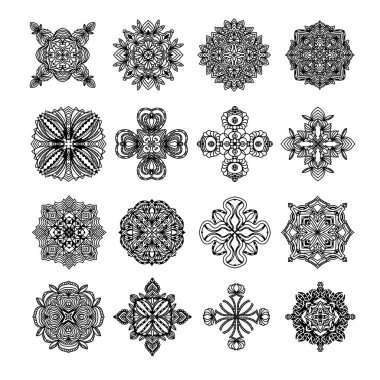 Siyah süs koleksiyonu beyaz arka plan üzerinde izole