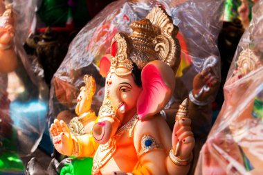 Ganesh Chaturthi 'nin Hindistan festivali için Ganpati idolü.