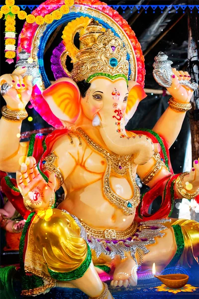 Lord Ganpati idol pro Happy Ganesh Chaturthi festival Indie — Stock fotografie